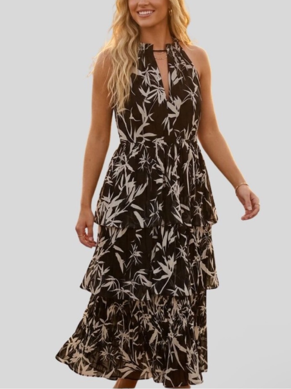 NEW Express Black and White Printed Tiered Halter Dress Size Large 54922